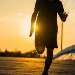 O Segredo do Sol: A Cura Silenciada e o Poder da Corrida ao Ar Livre